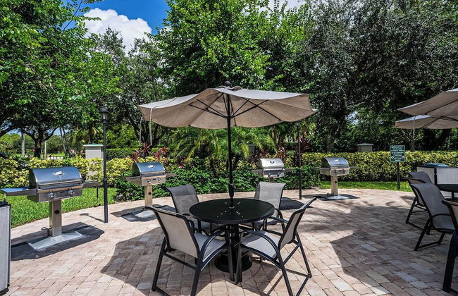 Asiago Vacation Rental at Lely Resort. Newly Furnished 2-Bedroom Condo with Stunning Lake & Golf Views. Spacious Retreat with Private Lanai, Resort Pool, Hot Tub and Gym Access - Foto 37