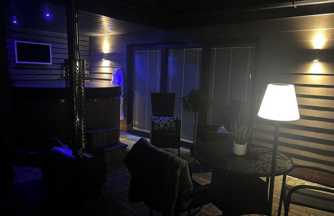 Sheffield-apartment-sleeps4-parking-hottub - Photo 24