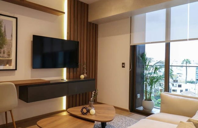 w 1BR With Balcony in Luxury Building Barranco - Photo 1