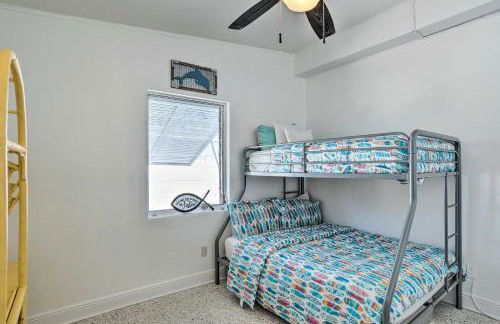 Palm City Canalfront Home with Boat Dock and Fire Pit! - Foto 14