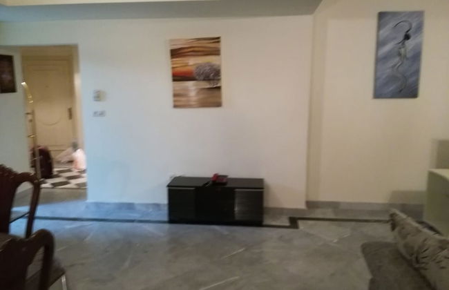 San Stefano Grand Plaza - Photo 10