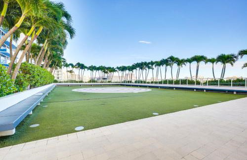 Walk to Beach and Dining! Luxe Fort Lauderdale Condo - Foto 25