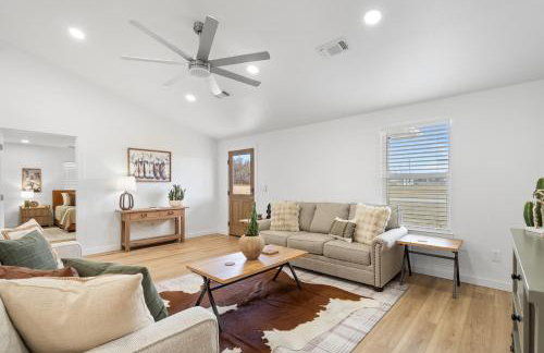 Lucky Cowboy Lodge Near WinStar - Cozy 3BR Home - Foto 27