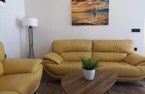 SUNNY HOLIDAYS APARTMENT - Photo 13