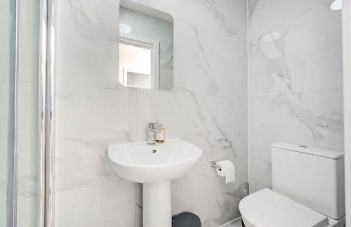 2 bedroom apartment with large rooms and Wi-Fi - Photo 16