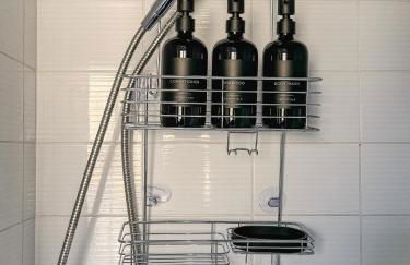 8BR Luxury Maplewood Manor, Hot Tub & Fire Pit - Foto 60