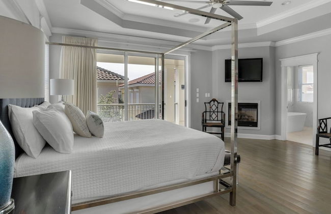 4BR Home, Private Pool, Steps From Beach, Minutes to Top Attractions - Foto 7