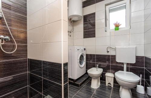 Apartment With A Private Swimming Pool, Garden & BBQ - Foto 34