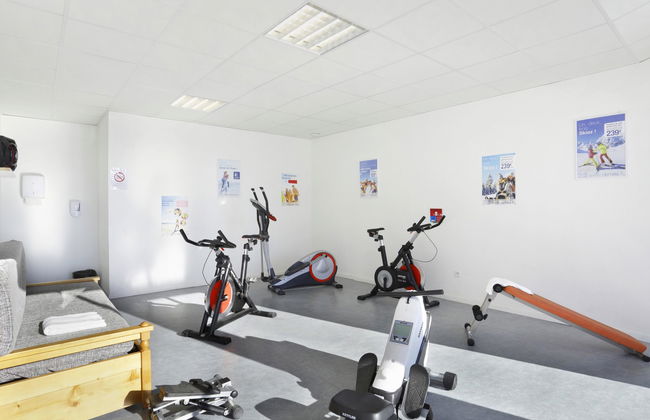 3 bedroom Apartment in Font-Romeu-Odeillo-Via with swimming pool and garden - Photo 5