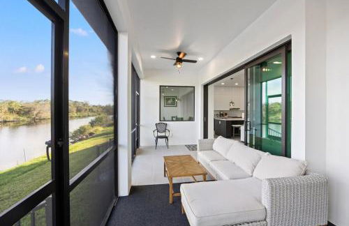 Modern Waterfront Bliss - Foto 8