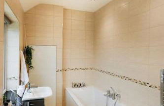 Comfy stays, Rotherham for contractors & Families, spacious, conservatory, free parking, wifi, 3BDR - Foto 37