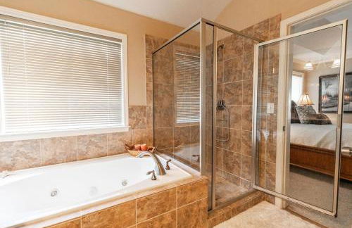 World Cup Stay Near Six Flags & Downtown - Foto 28