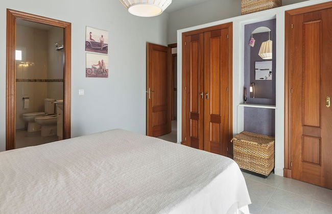 Detached Villa With a Large Private Swimming Pool - Foto 18