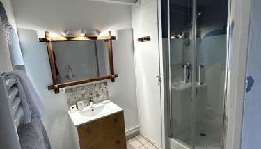 Jolie T2 avec terrasse proche plage - Foto 2