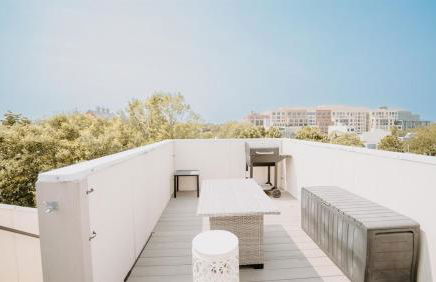 The Grand DC Stay with Deck and Parking - Photo 17