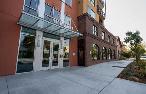 King Bed-Walk Downtown-Free Garage Parking-Laundry - Foto 19