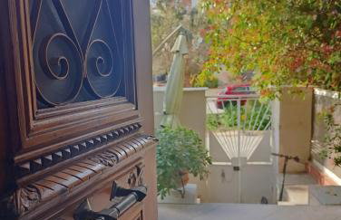 The House Thessaloniki - Charming Central with Private Courtyard - Easy Parking - 300m from University - Foto 22