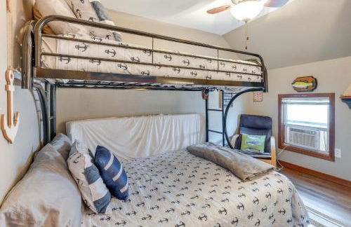 Cozy Clear Lake Home - Walk to Town and Boat Dock! - Foto 26