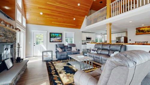 Hilltop Hideaway - Photo 3