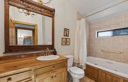 Ellis Peak by Avantstay Beautiful Mckinney Cabin w/ Filtered Lake Views - Foto 50