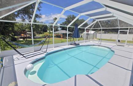 Villa Varona Resort, Heated Pool, Ping-Pong, Pool Table, Fire Pit and Pergola - Foto 17