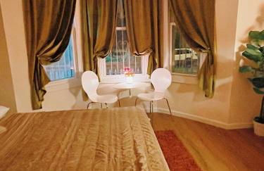 3 bdrm stay! Trippy King Suite by Dwtwn Nwk - Foto 16