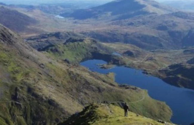 2bed Cabin w/ Parking Near Snowdonia National Park - Photo 33