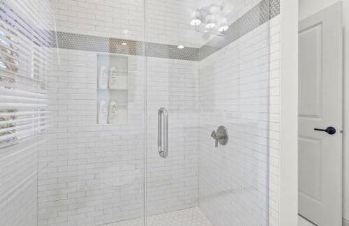 Brick Beauty Downtown, 3BR, Fenced Yard, Garage! - Foto 30