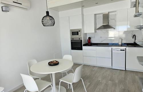 FANTÁSTICO DÚPLEX CON VISTAS IMPRESIONANTES AL MAR - Photo 13