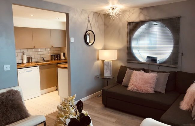 2 Bedroom Luxe Dockland Apartment with Parking - Foto 9