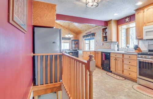 Pond and Snowmobile Trails On-Site Errol Escape! - Foto 6