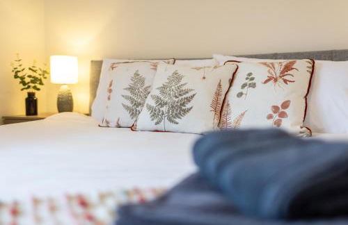 Adrian House, near Hospital, easy parking + garden - Foto 21