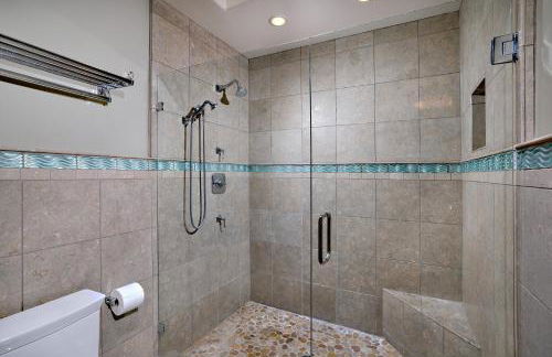 Coastal Luxury with Panoramic Ocean View - Foto 15