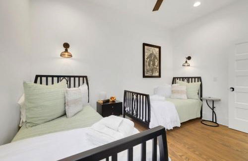 Tovey House-Walk to Downtown and Campus - Photo 38