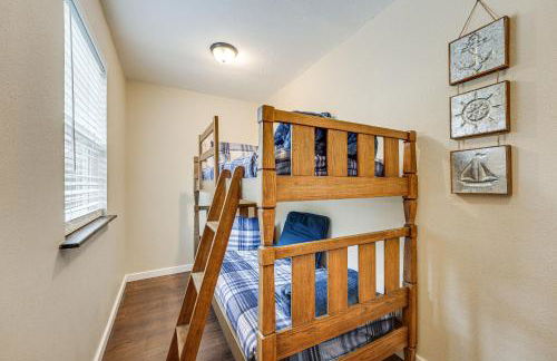 Lakeside Blue Eye Escape with Game Room and Hot Tub! - Foto 24