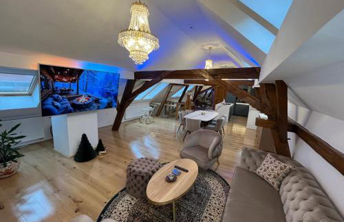 La Luna Royal Deluxe Luxury House with Pool & Jacuzzi, Bikes and Secured Parking - Photo 24