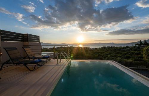 A V Luxury Apartments with Private Pools - Photo 52