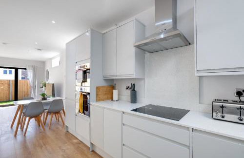 Luxury 5 Bedroom, 4 Bathroom Home in Purley - Foto 9