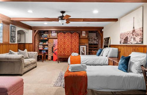 7BR Historic Estate Private Yard Near DC and Old Town - Vassar - Foto 14