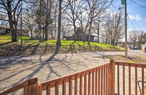 Lakefront Gem with Screened Porch and Game Room! - Foto 37