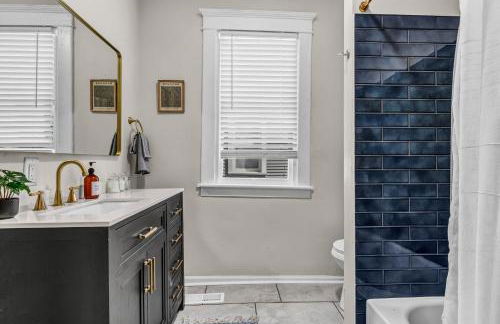 A Timeless Victorian Home with Period Charm! - Foto 5