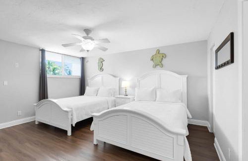 Curacao - Large 2x2 Waterfront Condo Great View Pool & Dock - Photo 22