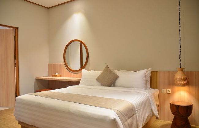 Maplewood Mountain 9BR with Heated Pool - Photo 14