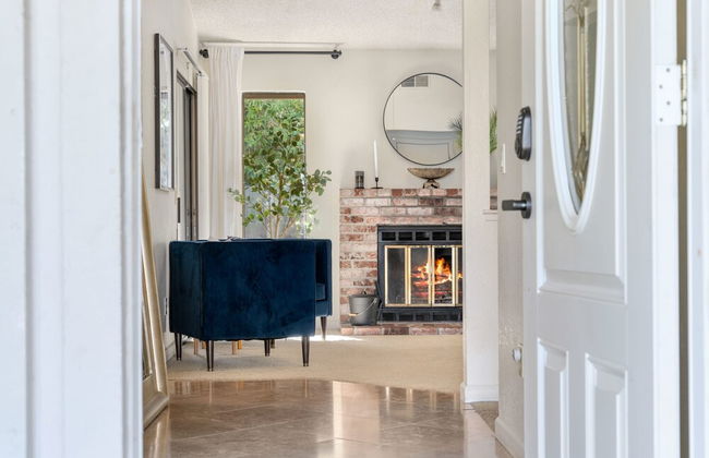 Delightful Home w Fireplace Patio Fire Pit - Foto 16