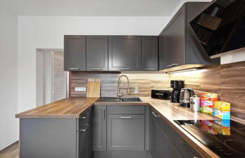 Stylish & Relaxing Penthouse ~ Workspace ~ Parking - Foto 35