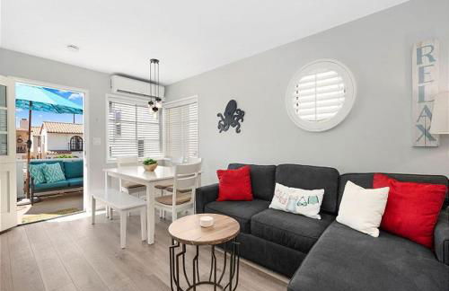 Balboa Paradise - Renovated Coastal Haven - Photo 5