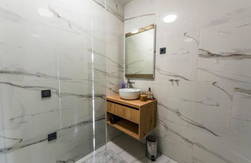 Stone House with pool Poeta - Foto 15