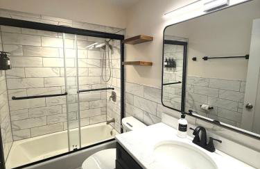 Cozy 5BD 2BTH Home with Scandinavian Vibes - Foto 26