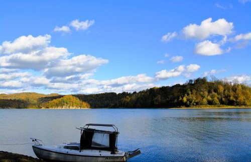 Brama Sanu - z prywatną linią brzegową Jeziora Solińskiego - pomosty - pontony - basen sezonowy - Foto 16