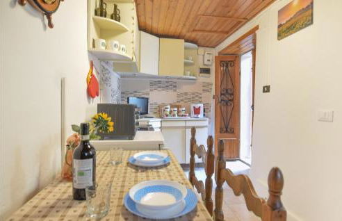 1 Bedroom Lovely Apartment In Casoli - Photo 7